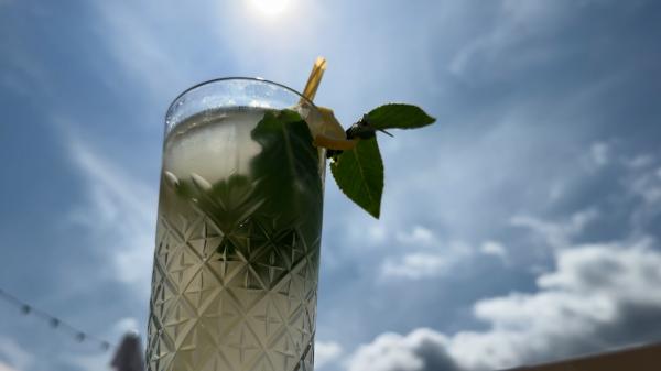 Băutura sezonului cu gustul de copilărie. Poate fi consumată şi sub formă de cocktailuri