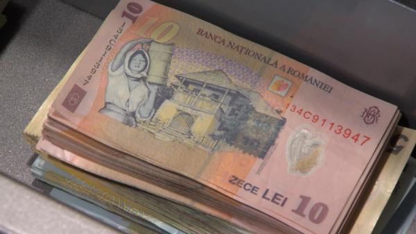 Băncile cresc dobânzile ca să țină pasul cu Fidelis, dar plătim mai mult la credite