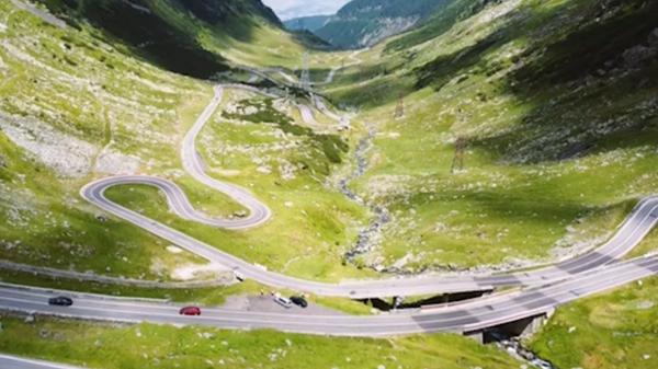 S-a redeschis circulaţia rutieră pe Transalpina şi Transfăgărăşan