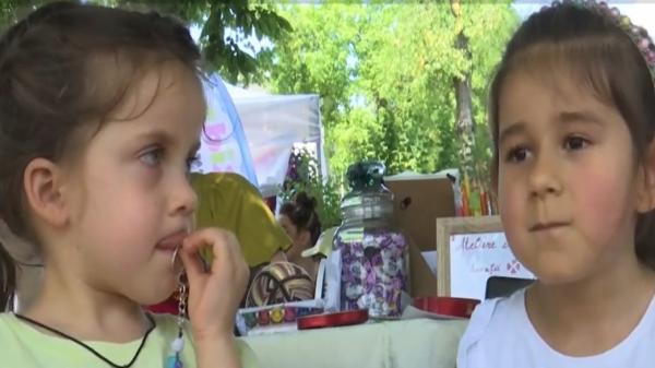 Jocurile care au făcut senzaţie printre copiii născuţi în era tehnologiei. Cum s-au distrat sărind şotronul