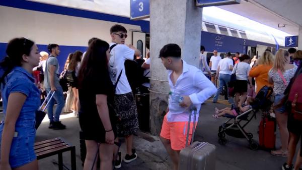 Peste 100.000 de turişti, aşteptaţi la mare în vacanţa de Rusalii. Care sunt preţurile