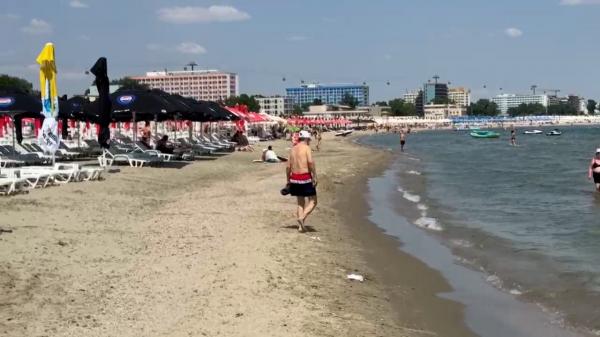 Cât costă să închiriezi un şezlong pe litoralul românesc în 2025. Două staţiuni introduc abonamente de vară