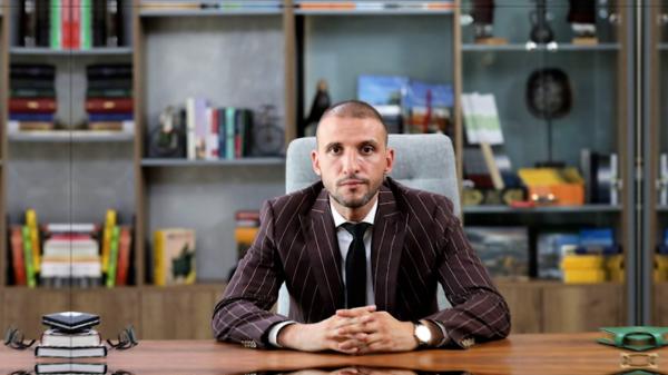 Ştefan Mandachi şi-ar fi ameninţat fosta iubită cu un cuţit. Omul de afaceri, apărat de Tudorel Toader