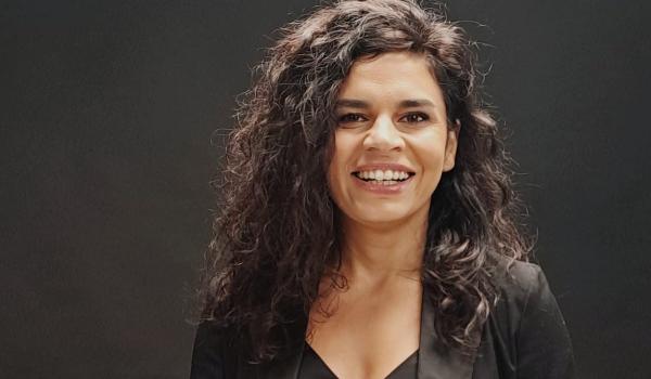 Dintr-un orfelinat, pe marile scene ale lumii. Povestea regizoarei Alina Şerban: Mama a crezut în educaţie