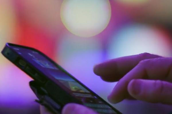 Noua escrocherie căreia îi cad pradă românii pe Facebook. Cum sunt "vândute" smartphone-uri cu 49 de lei