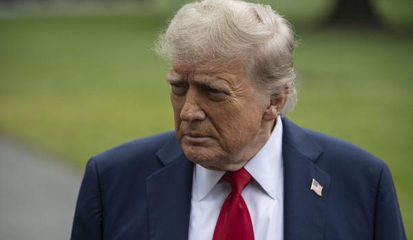 Trump a mulţumit Iranului după atacul slab asupra bazei SUA din Qatar: Ne-a anunțat din timp