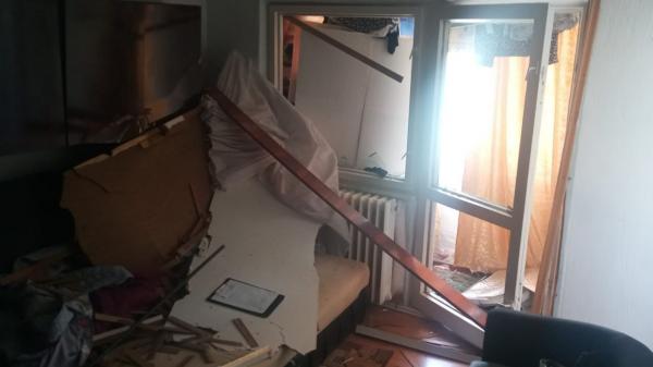 Panică într-un bloc din Hunedoara, după ce o butelie a explodat: Trei persoane au ajuns la spital