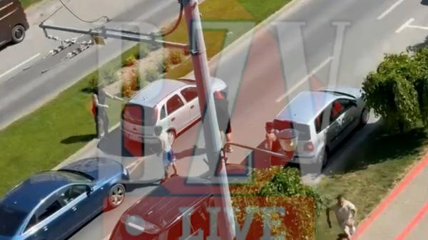 Zece persoane cercetate după ce un bodyguard a fost atacat cu bâte ziua în amiaza mare, în Vaslui