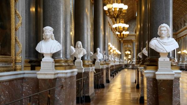 Statui vorbitoare la Versailles. Vizitatorii vor putea discuta cu operele de artă prin AI
