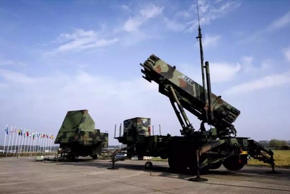 Trump nu exclude ideea de a trimite rachete Patriot Ucrainei: Sunt greu de obţinut. Şi noi avem nevoie de ele