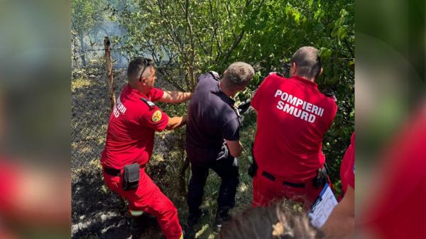 Femeie din Deva, salvată dintr-un incendiu provocat chiar de ea. A ajuns la spital cu arsuri grave