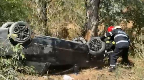 O femeie a rămas fără brațul drept, după un accident teribil produs în Tulcea. Un alt tânăr a ajuns la spital