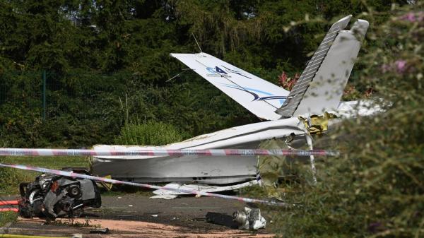 Trei morţi după ce un avion Cessna s-a prăbuşit la câteva minute după decolare, într-un cartier din Franţa