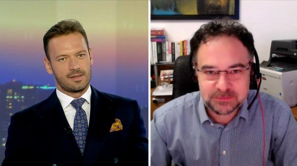 Cât de aproape e România să o ia pe urmele Greciei? Economist: Scenariul de bază e recesiunea