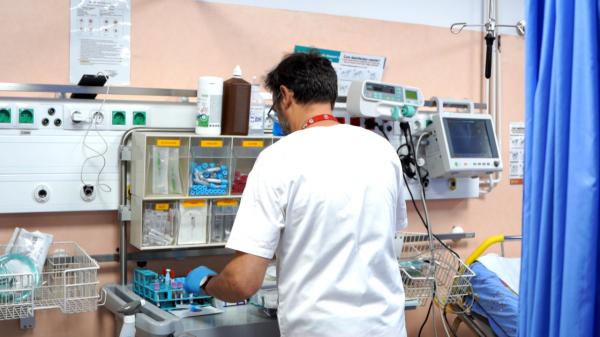 Schimbări majore în Sănătate: asigurarea va costa 2.400 lei pe an. Bani mai puţini pentru concedii medicale