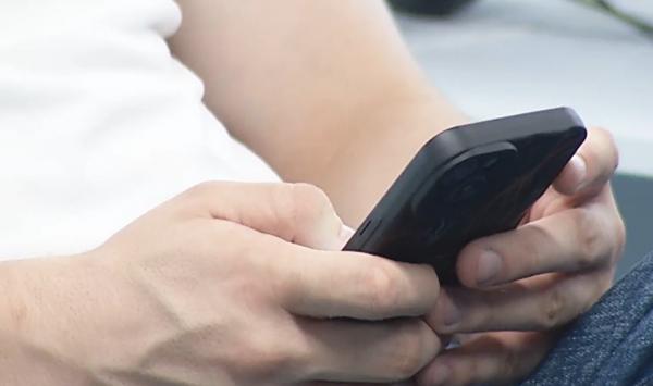 Scut împotriva înșelătoriilor telefonice. Numerele fixe din străinătate vor fi blocate automat