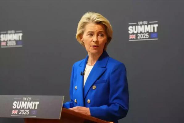 Moţiune de cenzură în Parlamentul European, iniţiată de un român. Ce riscă Ursula von der Leyen