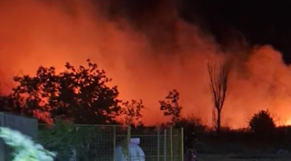 Incendiu de vegetație lângă un cămin de bătrâni din Constanța. 48 de persoane evacuate, un bărbat la spital