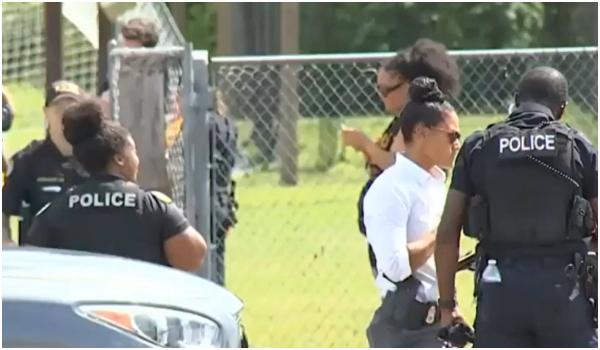 Atac armat la o reuniune de liceu în Tennessee. Un bărbat a tras în mulțime şi a rănit patru oameni