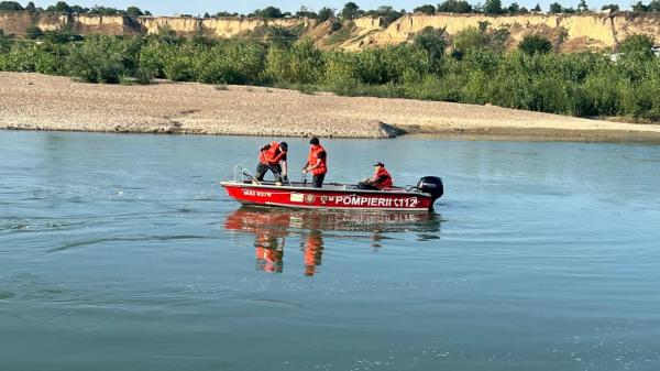 Un băiat de 17 ani a murit înecat în Siret, luat de curenţi. Prietenii lui s-au salvat în ultima clipă