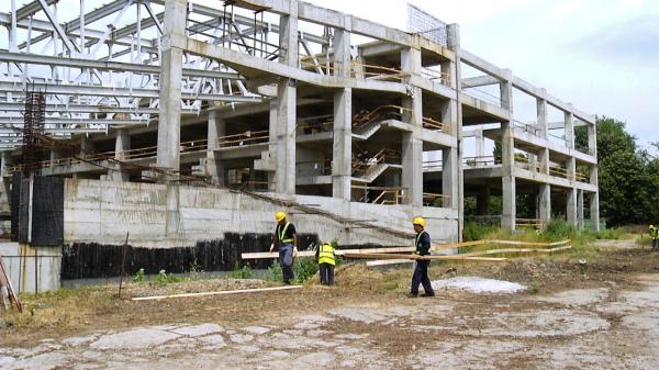 Încep lucrările la arena închisă acum 12 ani. Când va fi gata patinoarul Flamaropol din Bucureşti