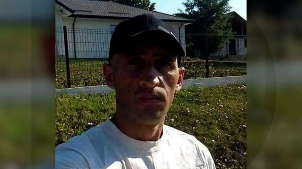 Ieşeanul răpus de rabie a fost tratat cu antibiotic. Medicul de familie i-ar fi spus că nu e nevoie de vaccin