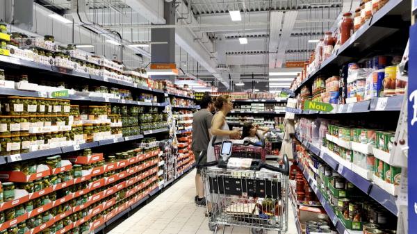 Experiment: Acelaşi coş de alimente, cumpărat înainte şi după scumpiri. Cât am plătit în plus