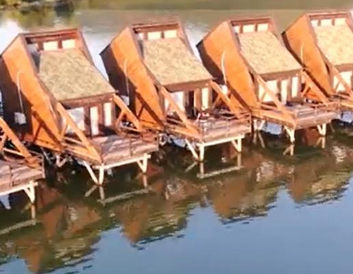 Loc unic în Europa. Unde se află satul plutitor supranumit Maldive de România