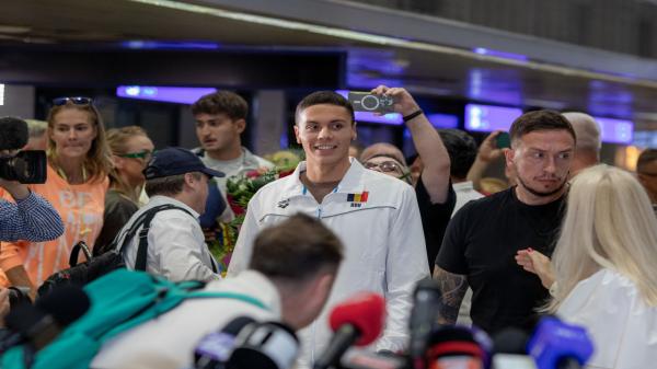 David Popovici spune că aurul de la Mondiale e doar începutul: "Nicio şansă să mă retrag"