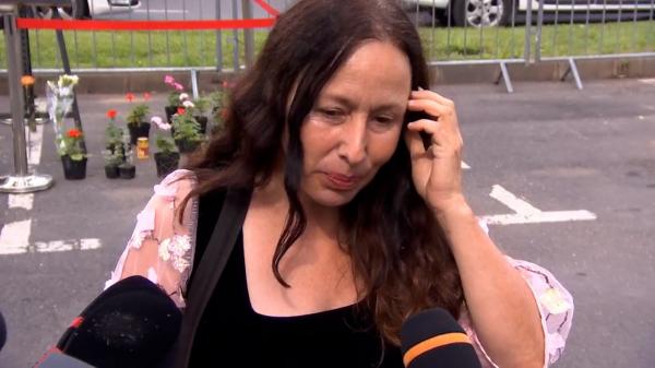 "Mătuşa mea a făcut facultate cu dânsul la Moscova". Cum şi-au luat oamenii rămas bun de la Iliescu