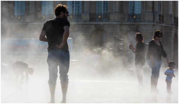 Val de foc peste România. Cod portocaliu de caniculă și 40°C resimţite la umbră, până la mijlocul lunii