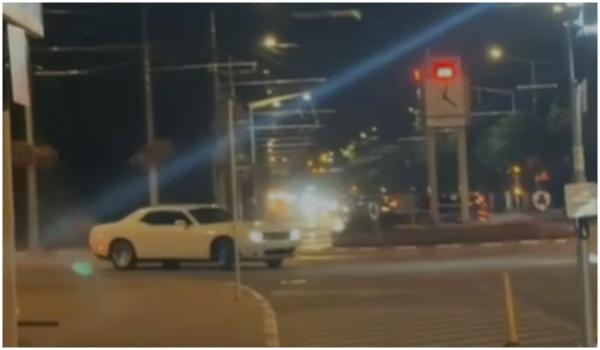 Tânăr filmat făcând drifturi lângă Poliția Gorj. Clipul, postat chiar de el pe internet