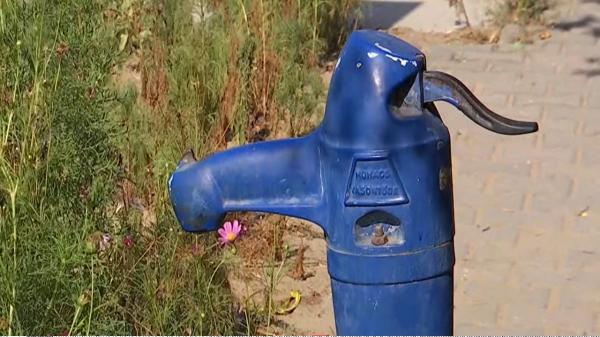 Seceta a pus stăpânire pe sute de localităţi din ţară. Oamenii nu au apă nici măcăr pentru băut