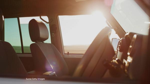 Copilaşul unui cuplu de români, aflaţi în vacanţă în Italia, a murit după ce a stat la soare în maşina parcată