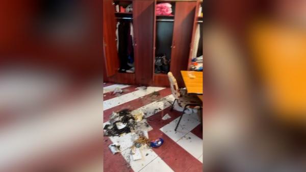 Sala de Gimnastică "Nadia Comăneci" din Onești, vandalizată. Agresorul, prins cu o medalie la gât