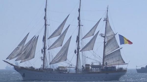 Ziua Marinei 2025. Zece mii de turişti au urmărit fascinaţi spectacolul care s-a desfăşurat pe apă şi în aer