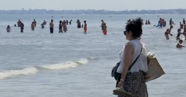 De ce s-a răcit brusc apa Mării Negre și ce îi așteaptă pe turiștii care vin pe litoral