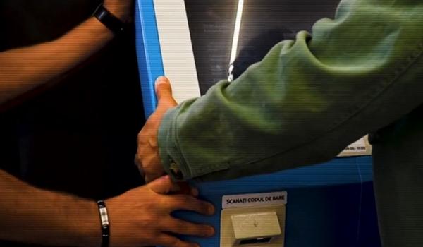 Hoţi profesionişti, prinşi din întâmplare de poliţişti. Jefuiau aparate self-pay şi fugeau cu maşini furate