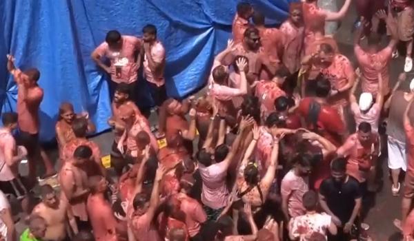 La Tomatina 2025: Cum a arătat cea mai mare bătaie cu roşii din lume anul acesta