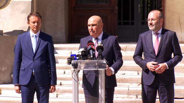 PNL ameninţă cu ieșirea de la guvernare după ce reforma administraţiei locale a fost amânată la cererea PSD