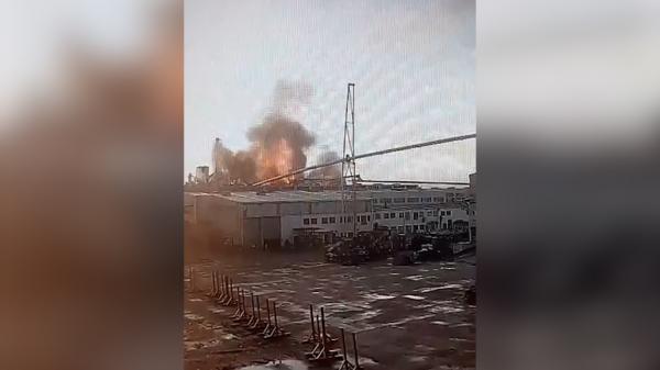 Momentul exploziei la fabrica Kronospan din Sebeş: "Era o problemă mecanică şi au încercat să o depisteze"