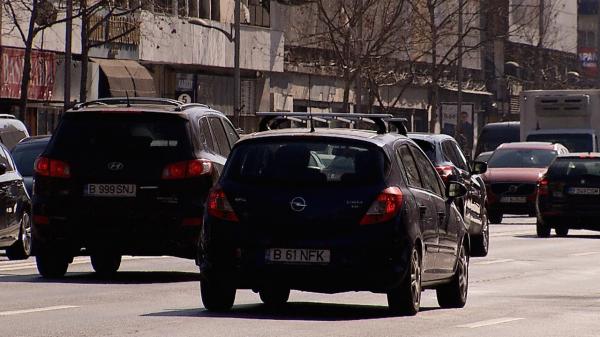 Plăcuţele de înmatriculare vor fi livrate direct acasă. Şoferii trebuie să plătească un comision