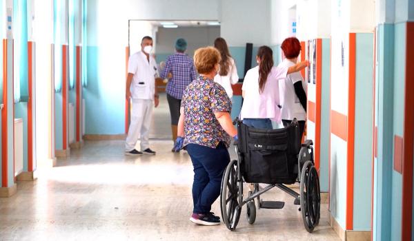 Cum se plăteşte contribuţia la sănătate. Cine rămâne co-asigurat şi cine trebuie să îşi plătească asigurarea