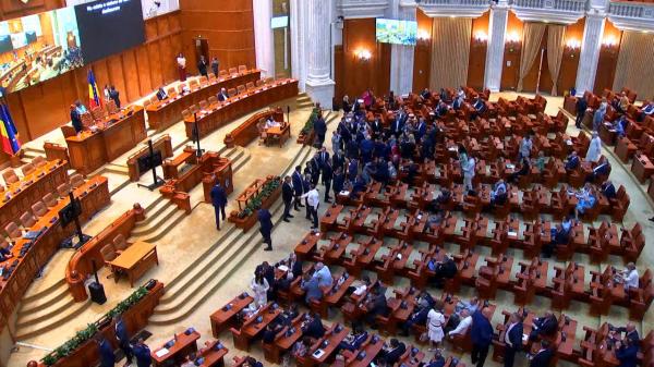 Guvernul adoptă 5 pachete de austeritate, dar îl amână pe cel care rezolvă deficitul: reforma bugetarilor