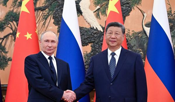 Prietenii "dragi" Putin şi Xi, la plimbare şi la ceai. Acordul major semnat de Rusia şi China la Beijing