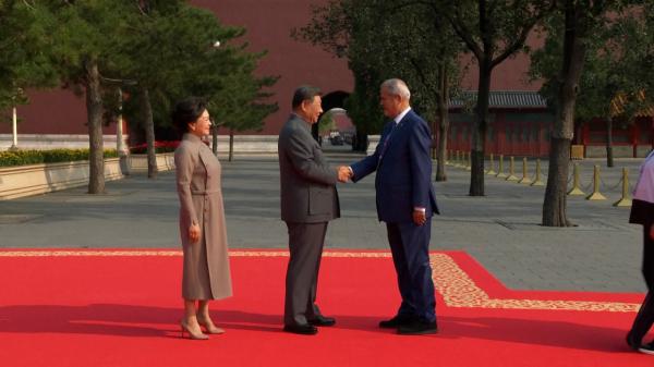 Legăturile lui Adrian Năstase cu China şi Rusia. În 2013 a apărut lângă ideologul lui Putin