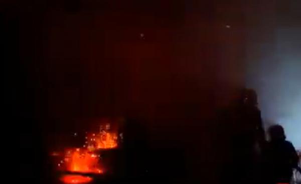 Explozie evitată la limită, în Reşiţa. Pompierii au scos o butelie dintr-un incendiu