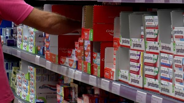 20% dintre români nu s-au spălat pe dinţi niciodată. Kitul de igienă a ajuns la peste 100 de lei