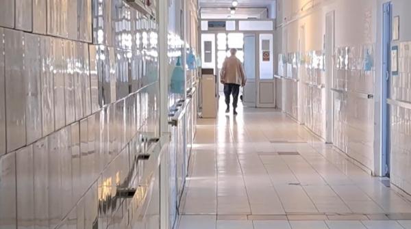 Medicii de la stat nu îşi vor mai putea trimite pacienţii la privat. Cum se modifică legislaţia