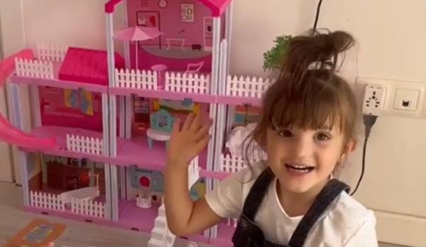 Copilăria Narcisei, umbrită de boală. La 4 ani, fetița intră în sala de operație pentru o operaţie la inimă